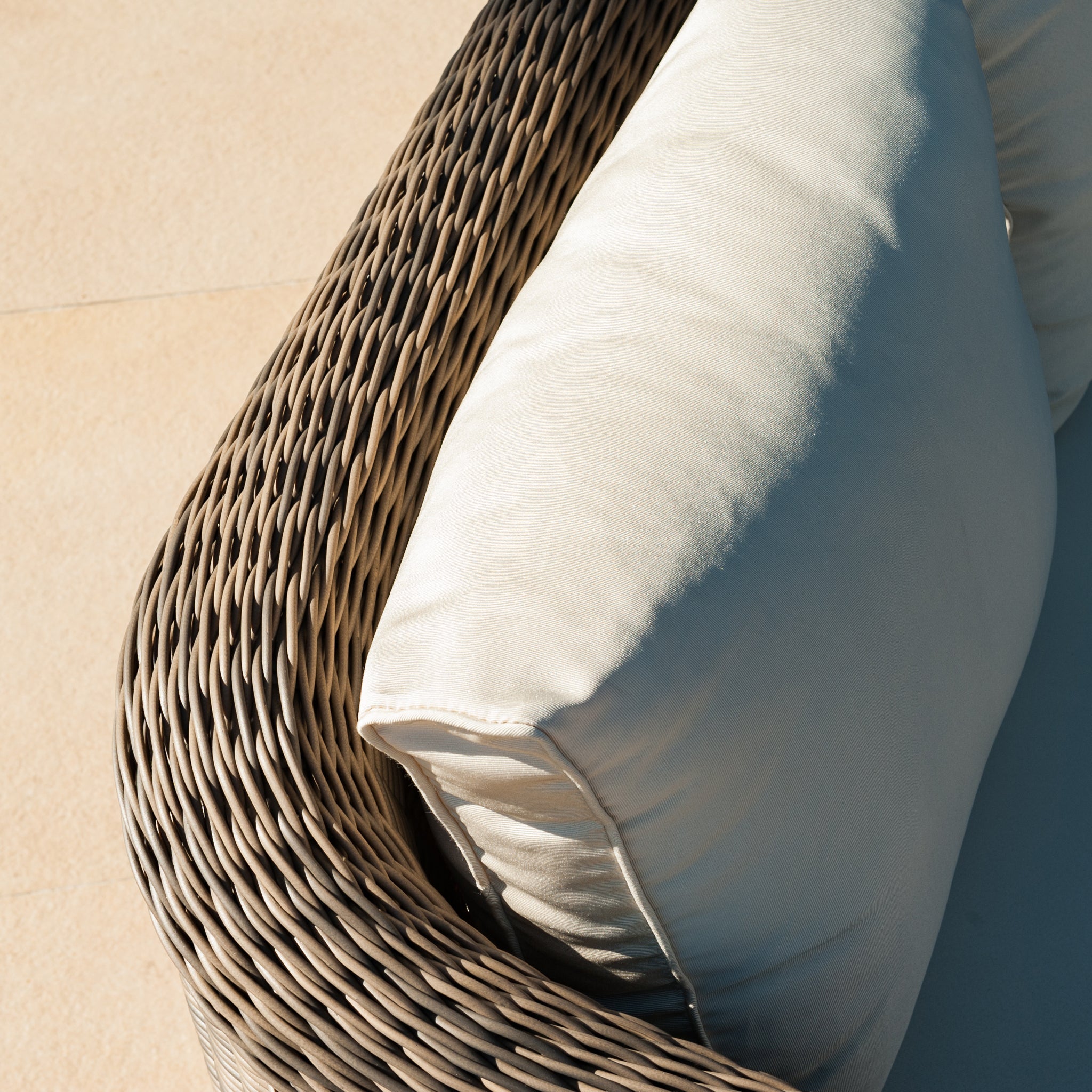DetailsFauteuilCalviSepia2f9d42ac2fe74d1ab6c32f0d80dc96ff Mobellianova