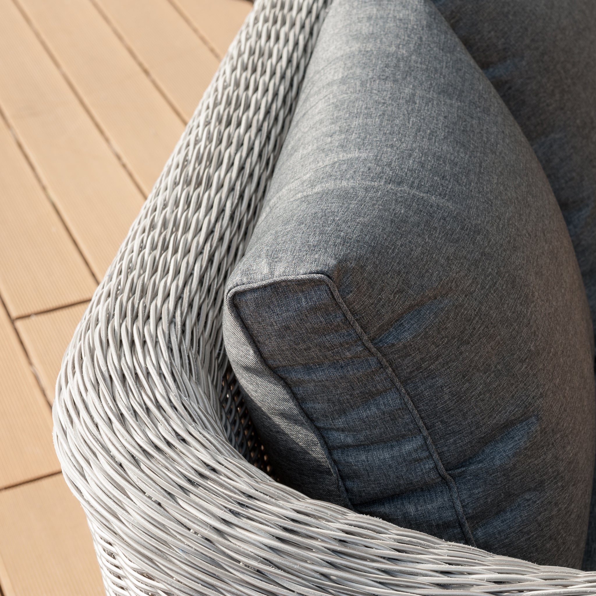 DetailsResineCalviGris19b2565a6508e4443a0599e34625749b9 Mobellianova