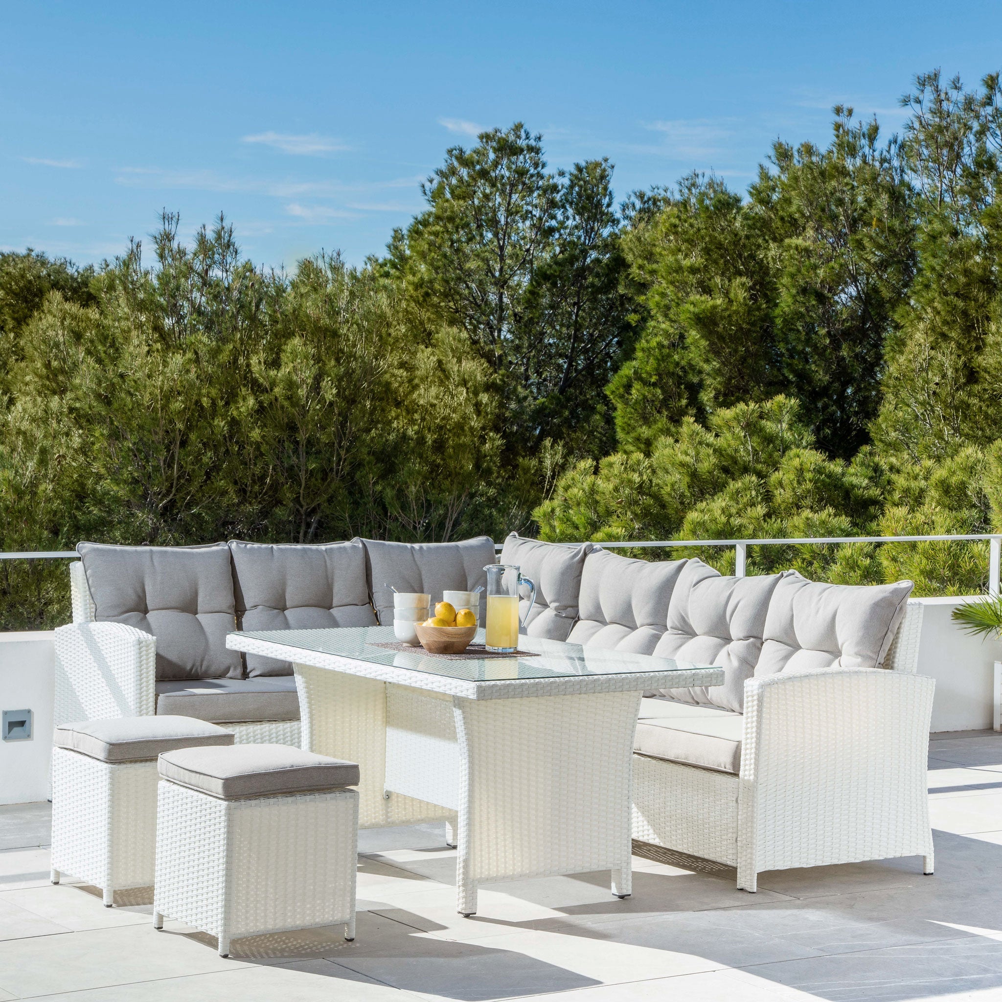 SalondeJardindangleTivoli7placesBlanc44b4643142c24ee5bdb12b71bca324c9 Mobellianova