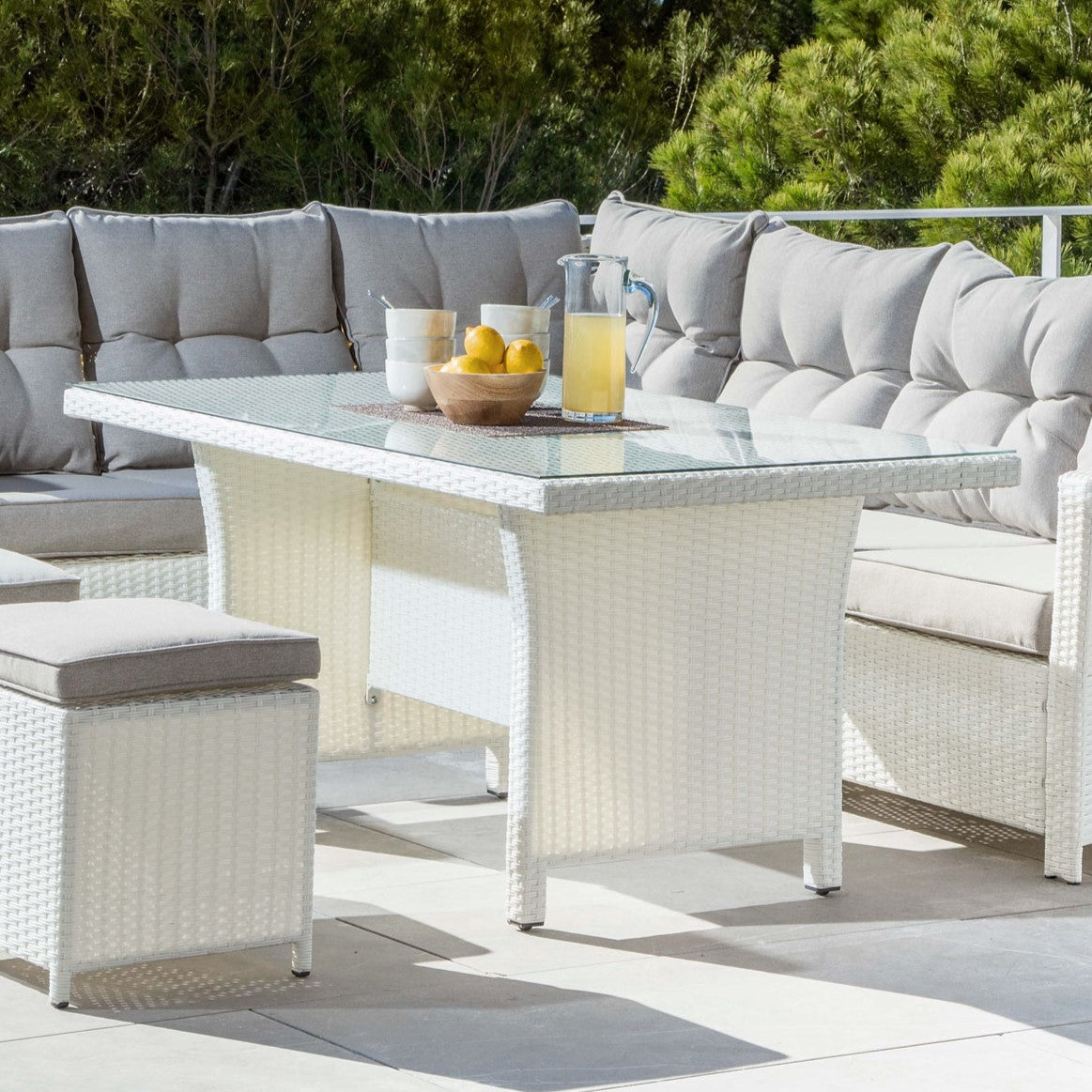 SalondeJardindangleTivoli7placesBlancdfc8bb5f61e64594a10e9a5f9240cd36 Mobellianova