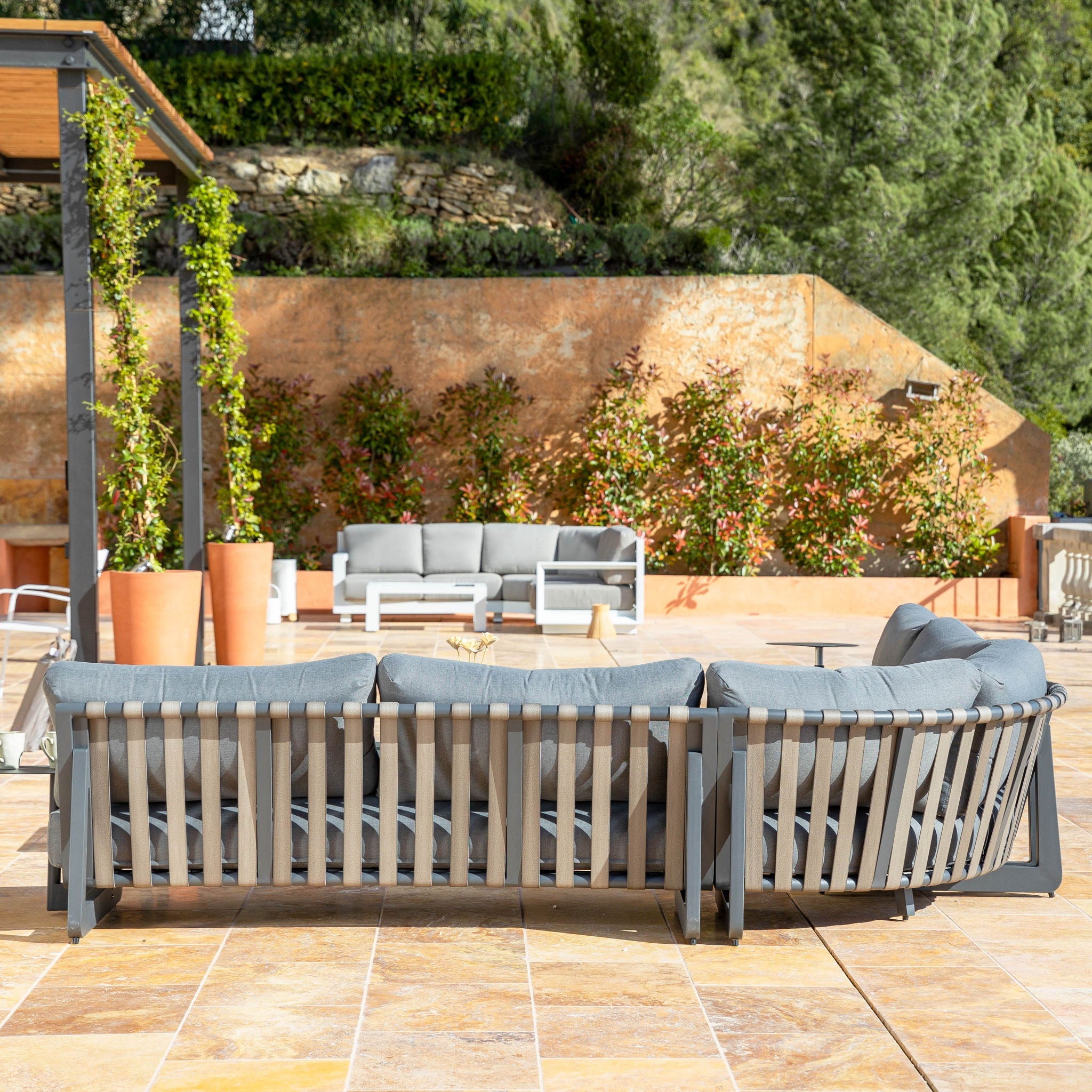 SalondejardinLONGBEACHanthracitederiere Mobellianova