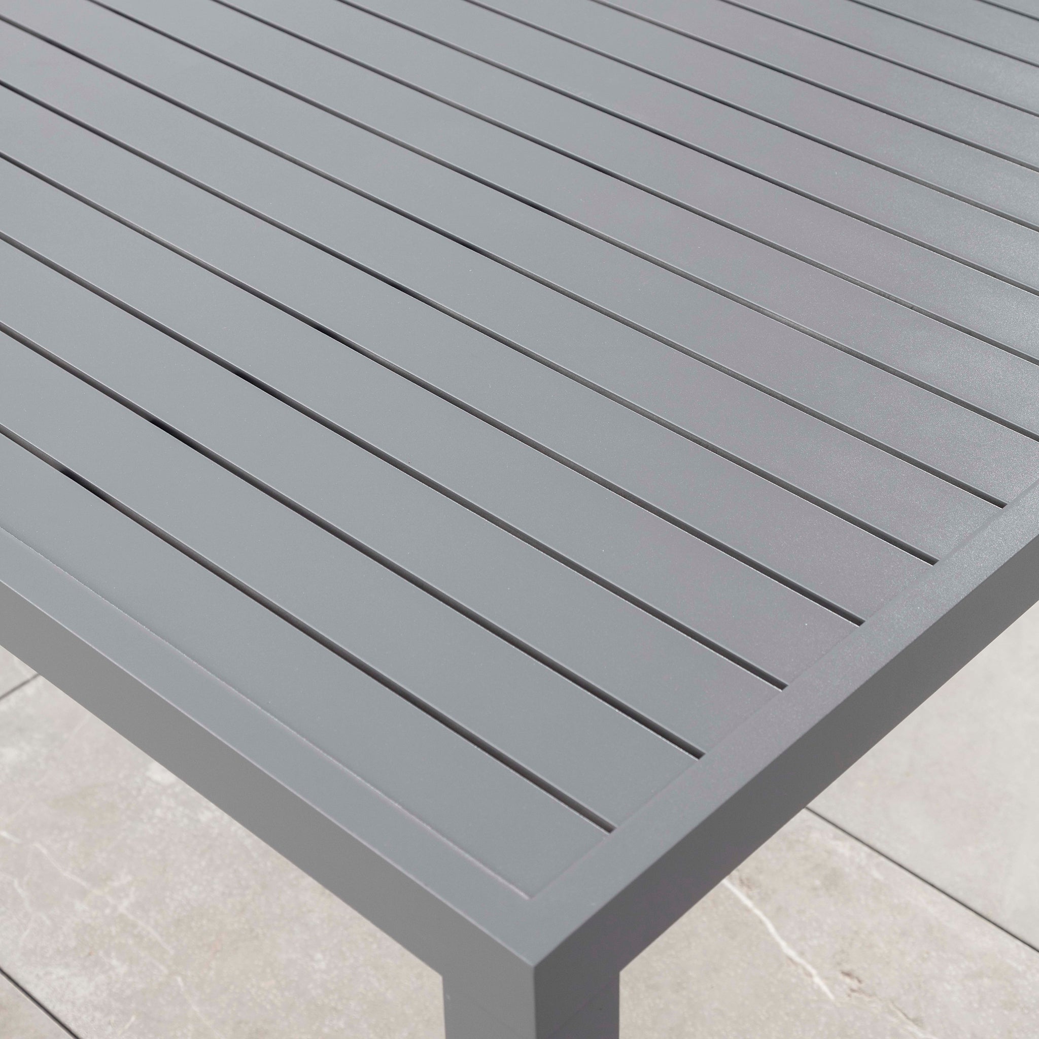 TABLEDEJARDINMURANO136X136GRISARDOISEDETAIL2 Mobellianova