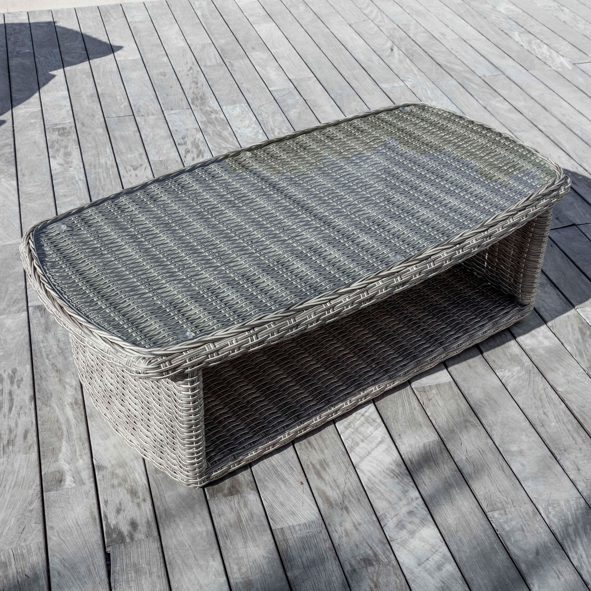 Tablesalondejardinmeridac5ecd7b030f2405f99692a6101d1c690 Mobellianova